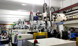 在生產(chǎn)大批量的塑料注塑件時(shí)，如何最大限 度地提高生產(chǎn)量并降低成本？